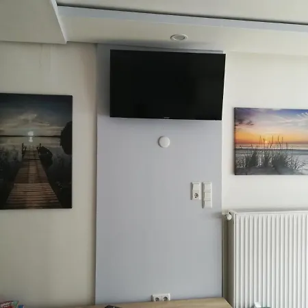 Frank Saathoff Apartment *