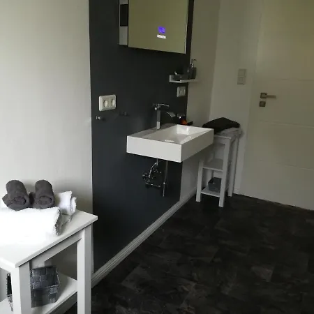 See 8 Buchbar August 2026 Apartman